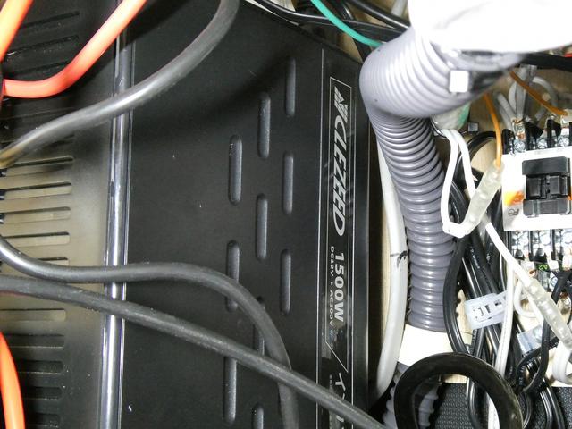 ハイエースバン スーパーGL ダークプライムII インディアンキャンパー製アパッチ・サブバッテリー×2・2段ベッド・1500Wインバーター・電子レンジ・走行充電・40L冷蔵庫・シンク・10L給排水タンク・テーブル・アルパインナビフリップダウンモニター(42枚目)