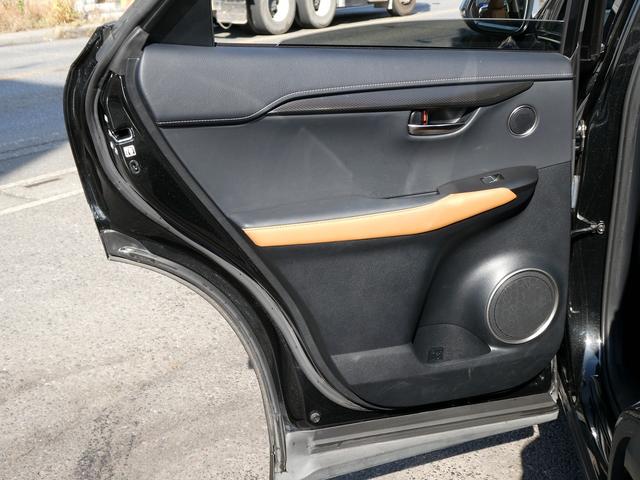 後期・１オーナー・茶革Ｌ−ＴＥＸシート・セーフティＳ・３眼ＬＥＤヘッド・純正ナビ・フルセグ・Ｓ／Ｂカメラ・パワーバックドア・パドルシフト・純正１８ＡＷ・シートヒーター・オートＨＩビーム・ステアヒーター