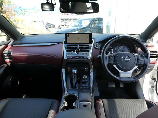 ＮＸ ＮＸ３００　スパイス＆シック　後期・黒革Ｌ－ＴＥＸエアシート・パノラマルーフ・パノラミックビュー・３眼ＬＥＤ・純正ナビ・フルセグ・後席モニター・同色フェンダー・専用内装色・パワーバックドア・ＢＳＭ・セーフティＳ・オートＨＩビーム（9枚目）