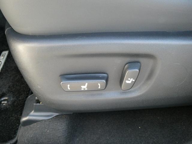 ＮＸ ＮＸ３００　スパイス＆シック　後期・黒革Ｌ－ＴＥＸエアシート・パノラマルーフ・パノラミックビュー・３眼ＬＥＤ・純正ナビ・フルセグ・後席モニター・同色フェンダー・専用内装色・パワーバックドア・ＢＳＭ・セーフティＳ・オートＨＩビーム（52枚目）