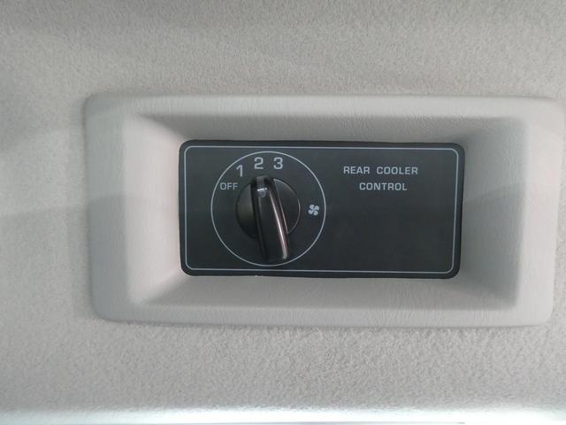 キャラバン グランドプレミアムGXマイルームローンチエディション OP跳ね上げベット・ロールスクリーン・ディーゼルターボ・両側スライドドア・左側自動ドア・アラウンドビュー・AC100V・外部電源入力システム・ルーフサイド間接照明・ウッドブラインド・木目調ルーフパネル(21枚目)