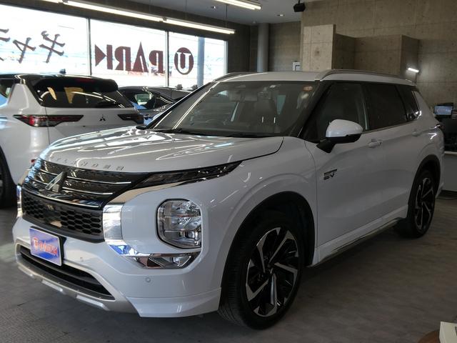 アウトランダーＰＨＥＶ Ｐ　黒革・アラウンドビュー・ＢＯＳＥサウンド・マイパイロット・ｅ－Ａｓｓｉｓｔ・純正ナビ・フルセグ・Ｓ－ＡＷＣ・純正エアロ・ミツビシコネクト・パワーバックドア・全席シートヒーター・ＨＵＤ・純正２０ＡＷ（5枚目）