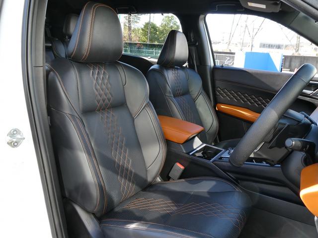 アウトランダーＰＨＥＶ Ｐ　黒革・アラウンドビュー・ＢＯＳＥサウンド・マイパイロット・ｅ－Ａｓｓｉｓｔ・純正ナビ・フルセグ・Ｓ－ＡＷＣ・純正エアロ・ミツビシコネクト・パワーバックドア・全席シートヒーター・ＨＵＤ・純正２０ＡＷ（12枚目）