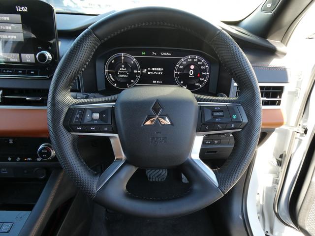 アウトランダーＰＨＥＶ Ｐ　黒革・アラウンドビュー・ＢＯＳＥサウンド・マイパイロット・ｅ－Ａｓｓｉｓｔ・純正ナビ・フルセグ・Ｓ－ＡＷＣ・純正エアロ・ミツビシコネクト・パワーバックドア・全席シートヒーター・ＨＵＤ・純正２０ＡＷ（33枚目）