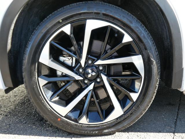 アウトランダーＰＨＥＶ Ｐ　黒革・アラウンドビュー・ＢＯＳＥサウンド・マイパイロット・ｅ－Ａｓｓｉｓｔ・純正ナビ・フルセグ・Ｓ－ＡＷＣ・純正エアロ・ミツビシコネクト・パワーバックドア・全席シートヒーター・ＨＵＤ・純正２０ＡＷ（68枚目）