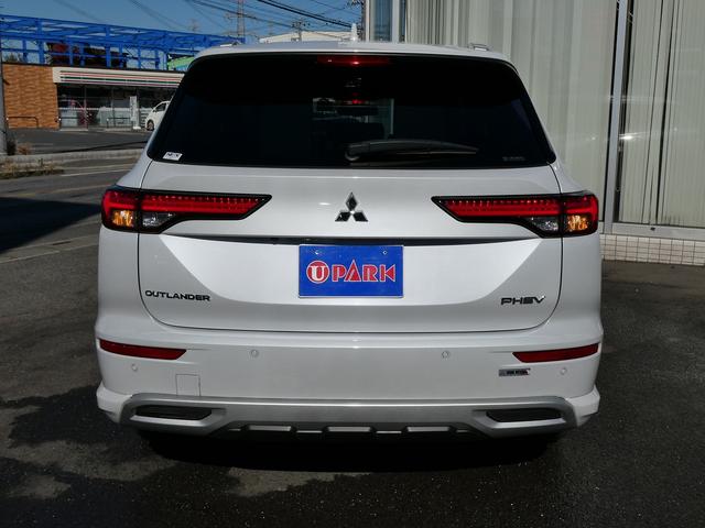 アウトランダーＰＨＥＶ Ｐ　黒革・アラウンドビュー・ＢＯＳＥサウンド・マイパイロット・ｅ－Ａｓｓｉｓｔ・純正ナビ・フルセグ・Ｓ－ＡＷＣ・純正エアロ・ミツビシコネクト・パワーバックドア・全席シートヒーター・ＨＵＤ・純正２０ＡＷ（73枚目）