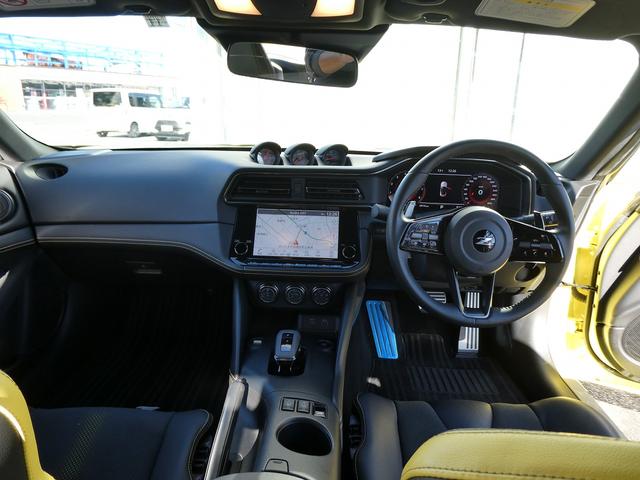 ２４０台限定車・黒革ハーフレザー・ＢＯＳＥサウンド・ＲＡＹＳ純正１９ＡＷ・イエローキャリパー・純正ナビ・フルセグ・ＬＥＤヘッド・シートヒーター・ドラレコ・アップルＣａｒＰｌａｙ・パワーシート