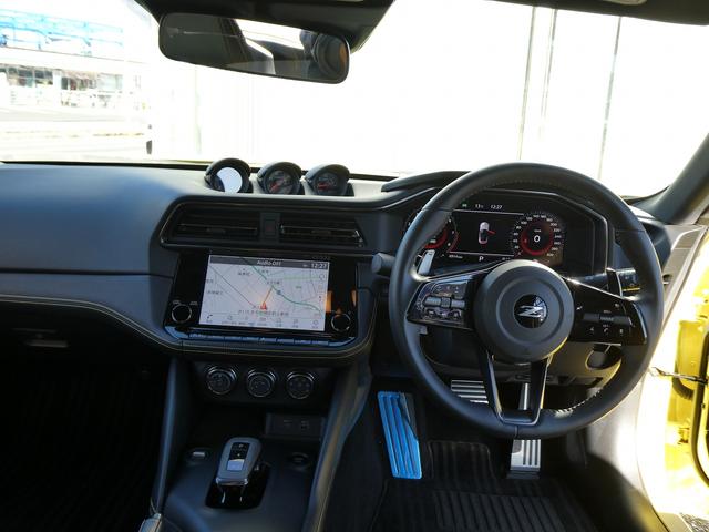 ２４０台限定車・黒革ハーフレザー・ＢＯＳＥサウンド・ＲＡＹＳ純正１９ＡＷ・イエローキャリパー・純正ナビ・フルセグ・ＬＥＤヘッド・シートヒーター・ドラレコ・アップルＣａｒＰｌａｙ・パワーシート