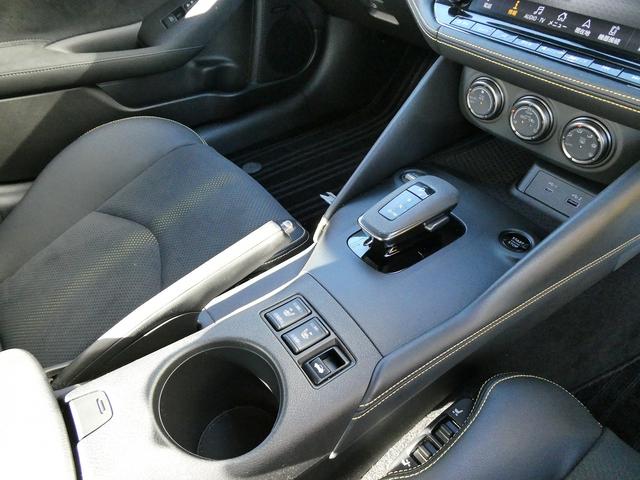 ２４０台限定車・黒革ハーフレザー・ＢＯＳＥサウンド・ＲＡＹＳ純正１９ＡＷ・イエローキャリパー・純正ナビ・フルセグ・ＬＥＤヘッド・シートヒーター・ドラレコ・アップルＣａｒＰｌａｙ・パワーシート