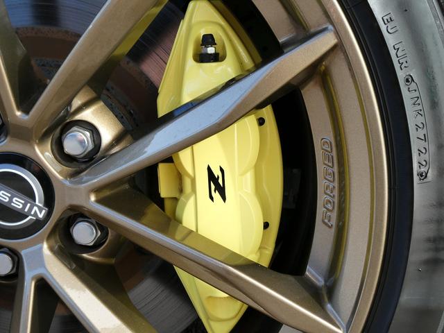 ２４０台限定車・黒革ハーフレザー・ＢＯＳＥサウンド・ＲＡＹＳ純正１９ＡＷ・イエローキャリパー・純正ナビ・フルセグ・ＬＥＤヘッド・シートヒーター・ドラレコ・アップルＣａｒＰｌａｙ・パワーシート