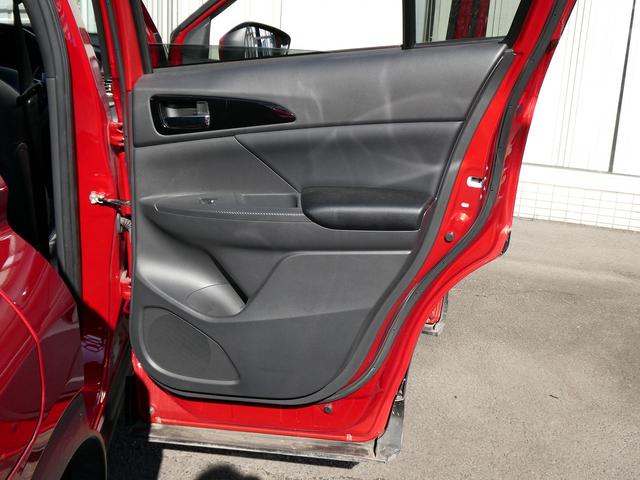 エクリプスクロスＰＨＥＶ Ｐ　１オーナー・ｅ－Ａｓｓｉｓｔ・Ｓ－ＡＷＣ・黒革ハーフレザー・アラウンドビューカメラ・純正ナビフルセグ・パドルシフト・パワーバックドア・マイパイロット・ＨＵＤ・純正１８ＡＷ・ＬＥＤヘッド・１５００Ｗ電源（42枚目）