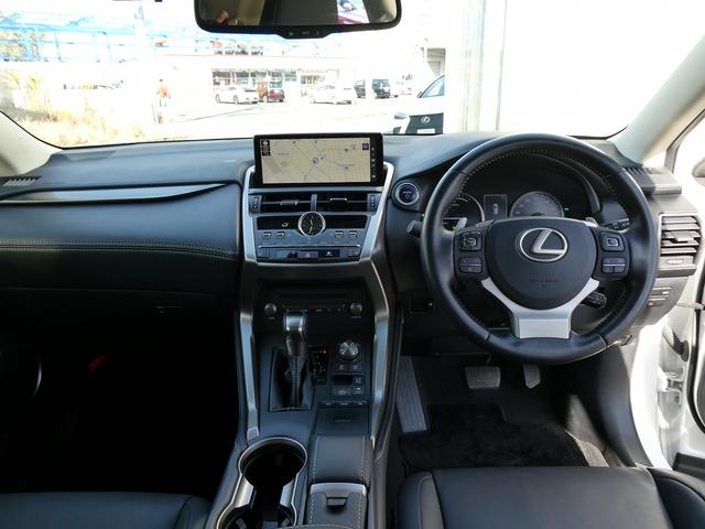 ＮＸ ＮＸ３００ｈ　Ｉパッケージ　後期・１オーナー・黒革Ｌ－ＴＥＸシート・３眼ＬＥＤヘッド・純正ナビ・フルセグ・Ｓ／Ｂカメラ・純正１８ＡＷ・パワーバックドア・セーフティＳ・パドルシフト・オートＨＩビーム・シートヒーター・ステアヒーター（9枚目）