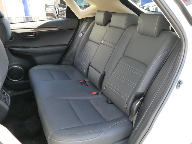 ＮＸ ＮＸ３００ｈ　Ｉパッケージ　後期・１オーナー・黒革Ｌ－ＴＥＸシート・３眼ＬＥＤヘッド・純正ナビ・フルセグ・Ｓ／Ｂカメラ・純正１８ＡＷ・パワーバックドア・セーフティＳ・パドルシフト・オートＨＩビーム・シートヒーター・ステアヒーター（16枚目）