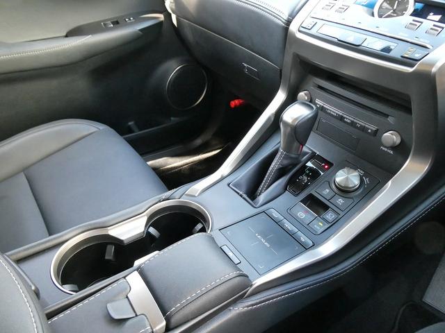 ＮＸ ＮＸ３００ｈ　Ｉパッケージ　後期・１オーナー・黒革Ｌ－ＴＥＸシート・３眼ＬＥＤヘッド・純正ナビ・フルセグ・Ｓ／Ｂカメラ・純正１８ＡＷ・パワーバックドア・セーフティＳ・パドルシフト・オートＨＩビーム・シートヒーター・ステアヒーター（25枚目）