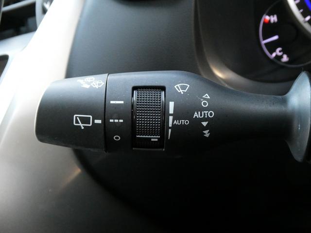 ＮＸ ＮＸ３００ｈ　Ｉパッケージ　後期・１オーナー・黒革Ｌ－ＴＥＸシート・３眼ＬＥＤヘッド・純正ナビ・フルセグ・Ｓ／Ｂカメラ・純正１８ＡＷ・パワーバックドア・セーフティＳ・パドルシフト・オートＨＩビーム・シートヒーター・ステアヒーター（35枚目）