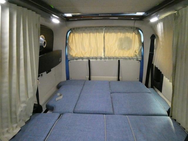 ＮＶ２００バネットバン 　キャンピングカー広島製　ポップ・コン　ポップアップルーフ・サブバッテリー・ＦＦヒーター・走行充電・外部入力電源・インバーター・シンク・コンロ・テーブル・ＳＤナビＢカメラ・ＰＯＰ．ＣＯＭ　キャンパーＲ（16枚目）
