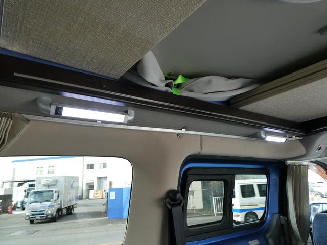 ＮＶ２００バネットバン 　キャンピングカー広島製　ポップ・コン　ポップアップルーフ・サブバッテリー・ＦＦヒーター・走行充電・外部入力電源・インバーター・シンク・コンロ・テーブル・ＳＤナビＢカメラ・ＰＯＰ．ＣＯＭ　キャンパーＲ（30枚目）