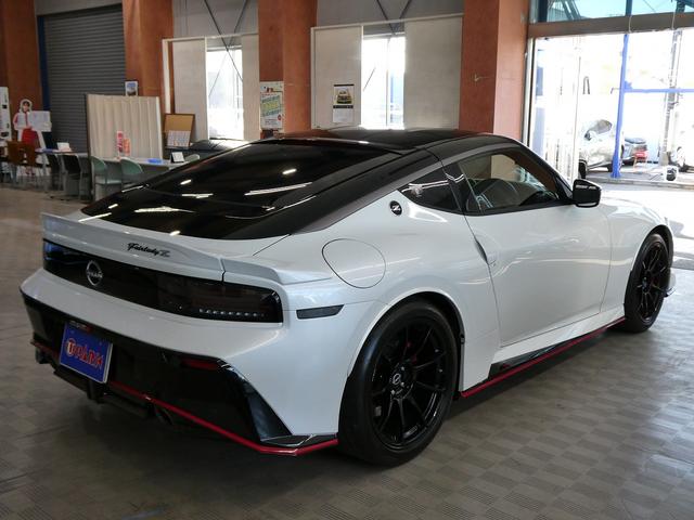 フェアレディZ ニスモ NISMO専用チューニング&エクステリア・レイズ製鍛造19インチAW&レッドキャリパー・RECARO製スポーツシート・BOSEサウンド・純正ナビ・フルセグ・LEDヘッド・パドルシフト・オートHIビーム(8枚目)