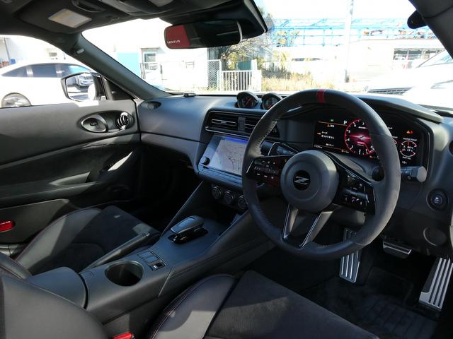 フェアレディZ ニスモ NISMO専用チューニング&エクステリア・レイズ製鍛造19インチAW&レッドキャリパー・RECARO製スポーツシート・BOSEサウンド・純正ナビ・フルセグ・LEDヘッド・パドルシフト・オートHIビーム(11枚目)