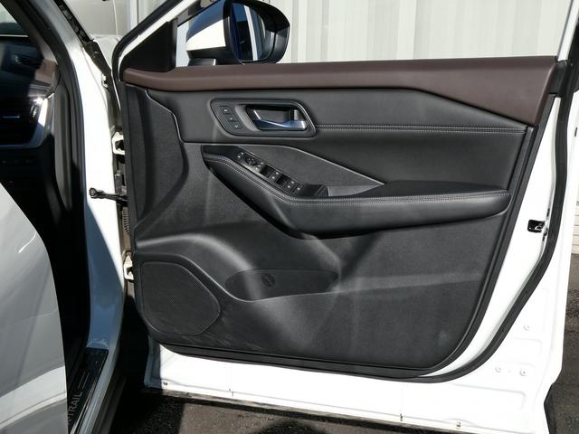 エクストレイル X e-4ORCE プロパイロット・12.3型ナビ・フルセグ・アラウンドビュー・カープレイ・防水セルクロスシート・フロントパワーシート・純正18AW・LEDヘッド・シートヒーター・BSM・パワーバックドア・1500W電源(43枚目)