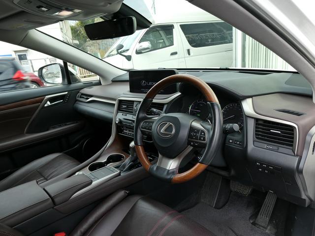 ＲＸ ＲＸ４５０ｈＬ　後期・１オーナー・茶革エアシート・パノラミックビュー・３眼ＬＥＤ・リアエンターシステム・タッチパネルナビ・フルセグ・ＨＵＤ・セーフティＳ・ＢＳＭ・オートＨＩビーム・リアシートヒーター・パワーバックドア（10枚目）