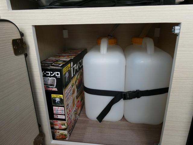 ハイエースバン ロングDX グリーンハンズ製 HAJIME リチウムバッテリー・電圧計・2000Wインバーター・外部電源・12Vクーラー・FFヒーター・走行時リアクーラー&ヒーター・シンク・40L冷蔵庫・9インチナビ・Bカメラ(20枚目)