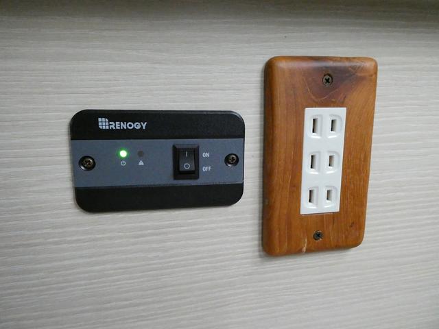 ハイエースバン ロングDX グリーンハンズ製 HAJIME リチウムバッテリー・電圧計・2000Wインバーター・外部電源・12Vクーラー・FFヒーター・走行時リアクーラー&ヒーター・シンク・40L冷蔵庫・9インチナビ・Bカメラ(24枚目)