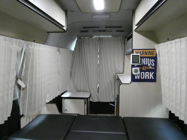 ハイエースバン ロングDX グリーンハンズ製 HAJIME リチウムバッテリー・電圧計・2000Wインバーター・外部電源・12Vクーラー・FFヒーター・走行時リアクーラー&ヒーター・シンク・40L冷蔵庫・9インチナビ・Bカメラ(35枚目)