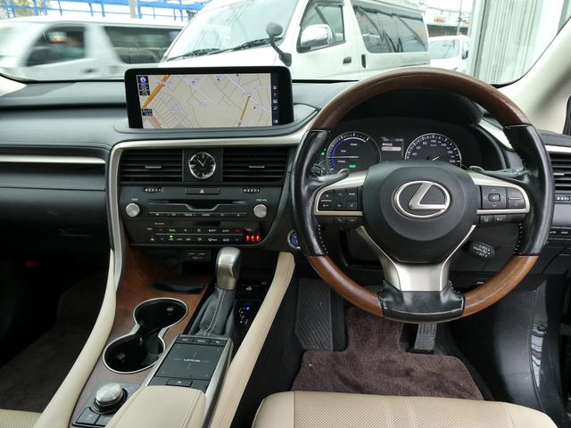 ＲＸ ＲＸ４５０ｈ　バージョンＬ　後期・白革エアシート・サンルーフ・パノラミックビューカメラ・純正タッチパネルナビ・フルセグ・３眼ＬＥＤヘッド・パワーバックドア・純正２０ＡＷ・リアシートヒーター・ＨＵＤ・セーフティＳ・ＢＳＭ・ＥＴＣ（10枚目）