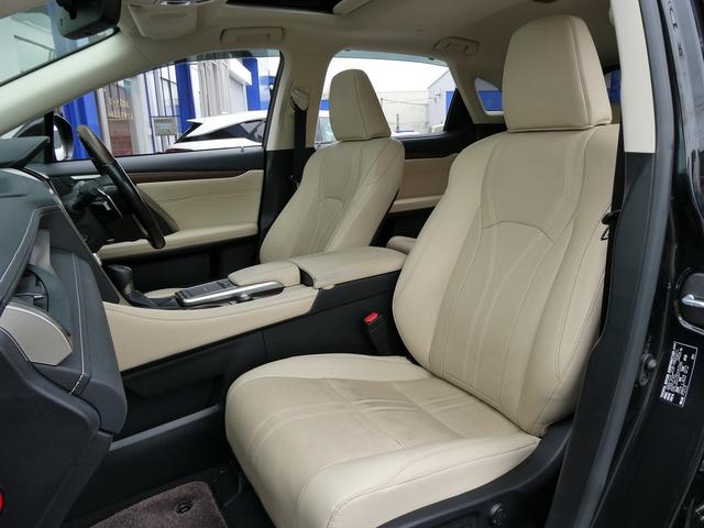 ＲＸ ＲＸ４５０ｈ　バージョンＬ　後期・白革エアシート・サンルーフ・パノラミックビューカメラ・純正タッチパネルナビ・フルセグ・３眼ＬＥＤヘッド・パワーバックドア・純正２０ＡＷ・リアシートヒーター・ＨＵＤ・セーフティＳ・ＢＳＭ・ＥＴＣ（17枚目）