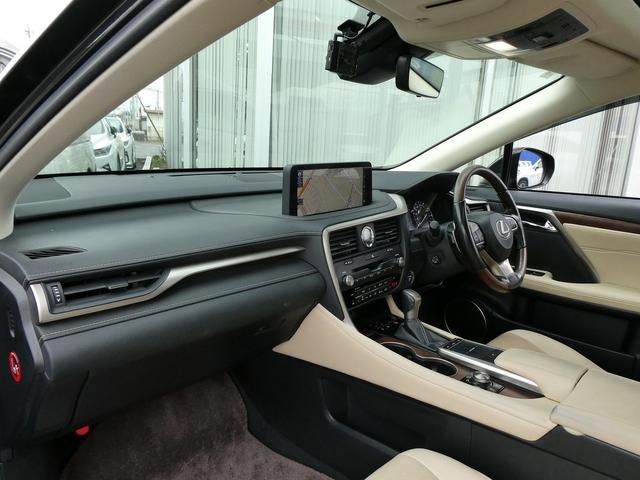 ＲＸ ＲＸ４５０ｈ　バージョンＬ　後期・白革エアシート・サンルーフ・パノラミックビューカメラ・純正タッチパネルナビ・フルセグ・３眼ＬＥＤヘッド・パワーバックドア・純正２０ＡＷ・リアシートヒーター・ＨＵＤ・セーフティＳ・ＢＳＭ・ＥＴＣ（18枚目）