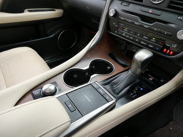 ＲＸ ＲＸ４５０ｈ　バージョンＬ　後期・白革エアシート・サンルーフ・パノラミックビューカメラ・純正タッチパネルナビ・フルセグ・３眼ＬＥＤヘッド・パワーバックドア・純正２０ＡＷ・リアシートヒーター・ＨＵＤ・セーフティＳ・ＢＳＭ・ＥＴＣ（23枚目）