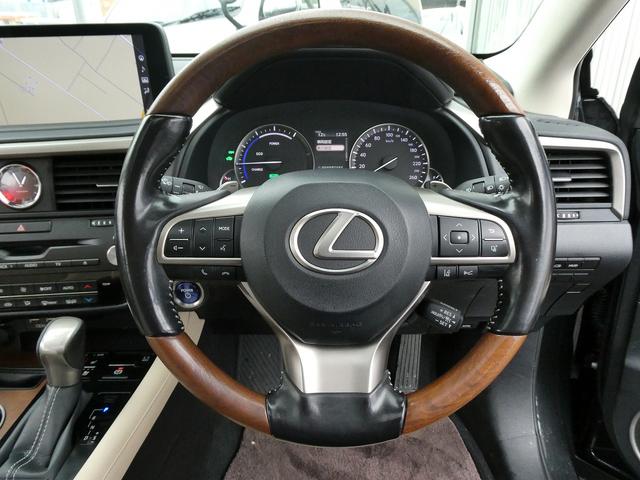 ＲＸ ＲＸ４５０ｈ　バージョンＬ　後期・白革エアシート・サンルーフ・パノラミックビューカメラ・純正タッチパネルナビ・フルセグ・３眼ＬＥＤヘッド・パワーバックドア・純正２０ＡＷ・リアシートヒーター・ＨＵＤ・セーフティＳ・ＢＳＭ・ＥＴＣ（30枚目）