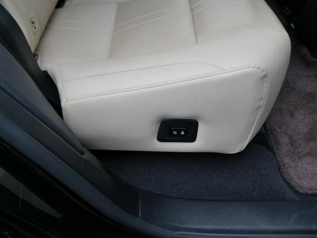 ＲＸ ＲＸ４５０ｈ　バージョンＬ　後期・白革エアシート・サンルーフ・パノラミックビューカメラ・純正タッチパネルナビ・フルセグ・３眼ＬＥＤヘッド・パワーバックドア・純正２０ＡＷ・リアシートヒーター・ＨＵＤ・セーフティＳ・ＢＳＭ・ＥＴＣ（44枚目）