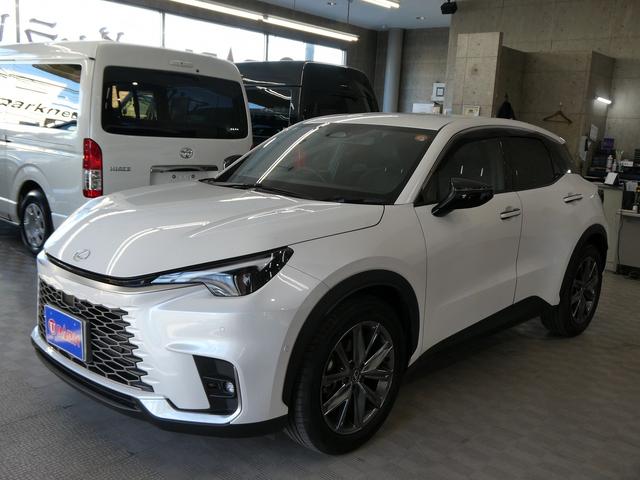 ＬＢＸ リラックス　セミアニリン本革シート・パノラミックビュー・９．８インチディスプレイオーディオ・アドバンスドパーク／ドライブ・パワーバックドア・ＨＵＤ・カープレイ・フルセグ・ＢＳＭ・オートＨＩビーム・純正１８ＡＷ・（5枚目）