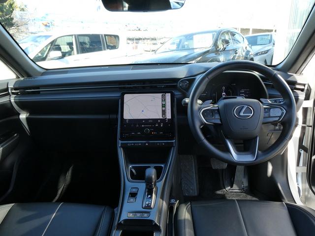 ＬＢＸ リラックス　セミアニリン本革シート・パノラミックビュー・９．８インチディスプレイオーディオ・アドバンスドパーク／ドライブ・パワーバックドア・ＨＵＤ・カープレイ・フルセグ・ＢＳＭ・オートＨＩビーム・純正１８ＡＷ・（9枚目）