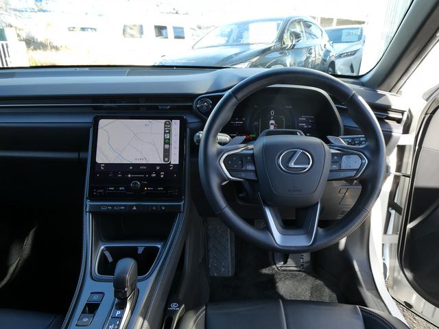 ＬＢＸ リラックス　セミアニリン本革シート・パノラミックビュー・９．８インチディスプレイオーディオ・アドバンスドパーク／ドライブ・パワーバックドア・ＨＵＤ・カープレイ・フルセグ・ＢＳＭ・オートＨＩビーム・純正１８ＡＷ・（10枚目）