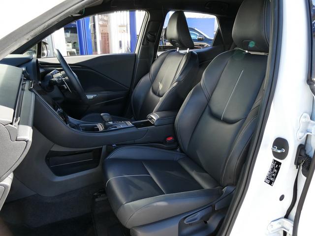 ＬＢＸ リラックス　セミアニリン本革シート・パノラミックビュー・９．８インチディスプレイオーディオ・アドバンスドパーク／ドライブ・パワーバックドア・ＨＵＤ・カープレイ・フルセグ・ＢＳＭ・オートＨＩビーム・純正１８ＡＷ・（16枚目）