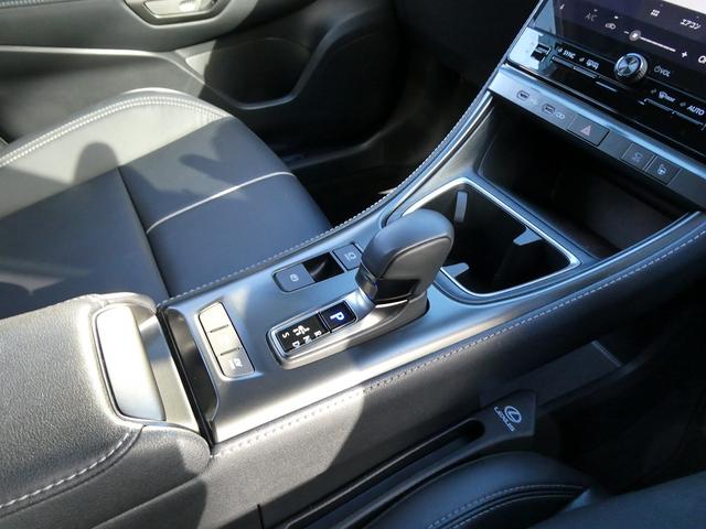 ＬＢＸ リラックス　セミアニリン本革シート・パノラミックビュー・９．８インチディスプレイオーディオ・アドバンスドパーク／ドライブ・パワーバックドア・ＨＵＤ・カープレイ・フルセグ・ＢＳＭ・オートＨＩビーム・純正１８ＡＷ・（25枚目）