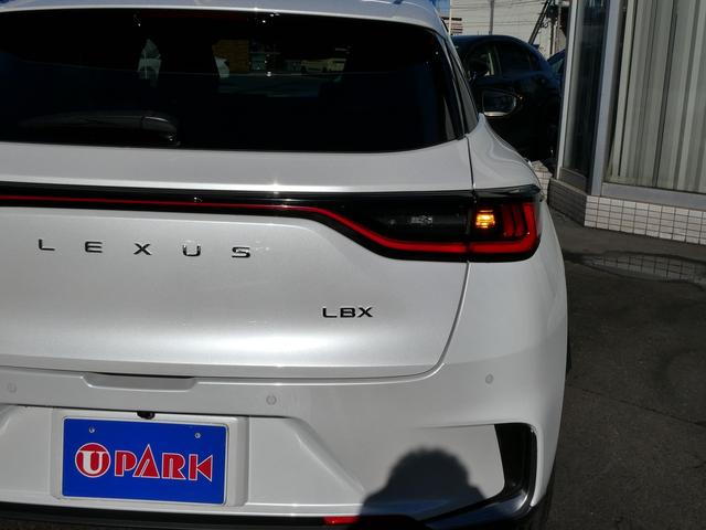 ＬＢＸ リラックス　セミアニリン本革シート・パノラミックビュー・９．８インチディスプレイオーディオ・アドバンスドパーク／ドライブ・パワーバックドア・ＨＵＤ・カープレイ・フルセグ・ＢＳＭ・オートＨＩビーム・純正１８ＡＷ・（52枚目）