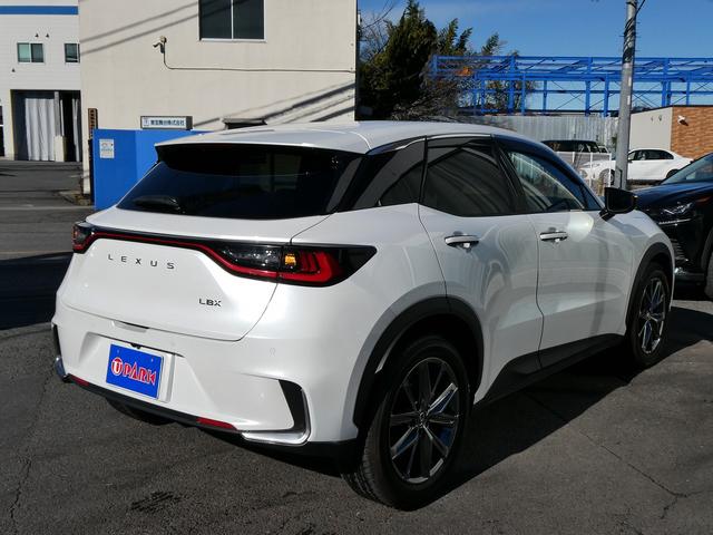 ＬＢＸ リラックス　セミアニリン本革シート・パノラミックビュー・９．８インチディスプレイオーディオ・アドバンスドパーク／ドライブ・パワーバックドア・ＨＵＤ・カープレイ・フルセグ・ＢＳＭ・オートＨＩビーム・純正１８ＡＷ・（62枚目）