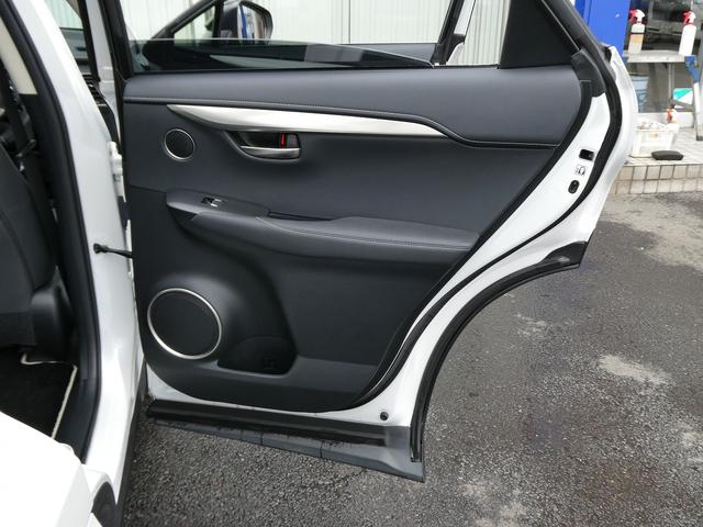 ＮＸ ＮＸ３００ｈブラックシークエンス　後期・特別仕様車・黒革Ｌ－ＴＥＸシート・パノラマルーフ・パノラミックビュー・３眼ＬＥＤ・ブラックグリル・ボディー同色フェンダーアーチ・純正ナビ・フルセグ・純正１８ＡＷ・パワーバックドア・シートヒーター（45枚目）