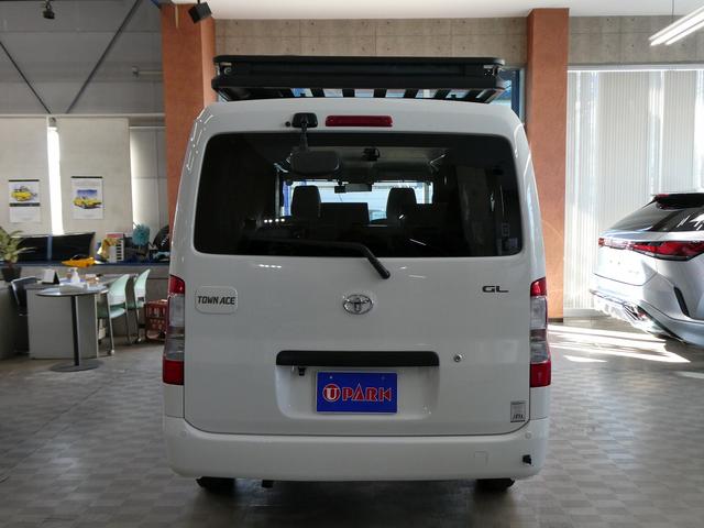 タウンエースバン ＧＬ　Ｋａｔｏｍｏｔｏｒ製　スイープ　４００Ａリチウムバッテリー・１７００Ｗインバーター・ＦＦヒーター・ＤＣ１２Ｖエアコン・２５Ｌ冷蔵庫・レンジ・シンク・サイドオーニング・走行充電・外部電源・ナビ・フルセグ（7枚目）