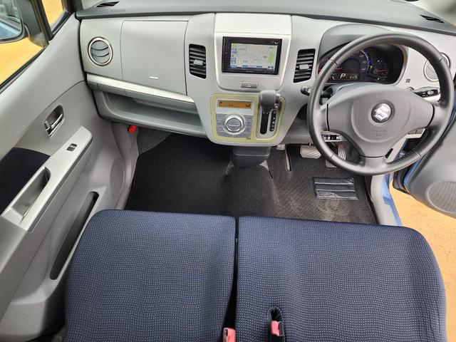 ワゴンＲ ＦＸリミテッドＩＩ　メモリーナビ　ワンセグ　ＥＴＣ　バックカメラ　Ｗエアバック　ＡＢＳ　スマートキー　純正１４ＡＷ（20枚目）