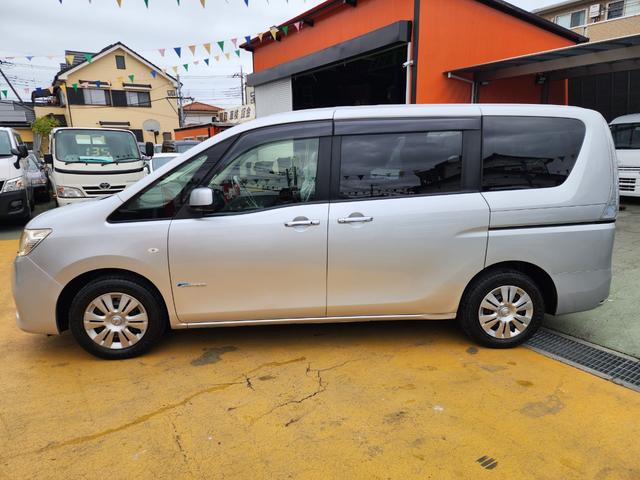 セレナ ２０Ｘ　Ｓ－ハイブリッド　８インチＳＤナビ　フルセグ　左パワースライド　ＢＴオーディオ　バックカメラ　スマートキー　Ｗエアバック　ＡＢＳ　ドラレコ　３列８人乗り（9枚目）