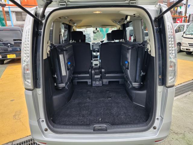 セレナ ２０Ｘ　Ｓ－ハイブリッド　８インチＳＤナビ　フルセグ　左パワースライド　ＢＴオーディオ　バックカメラ　スマートキー　Ｗエアバック　ＡＢＳ　ドラレコ　３列８人乗り（11枚目）