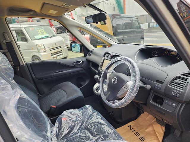 セレナ ２０Ｘ　Ｓ－ハイブリッド　８インチＳＤナビ　フルセグ　左パワースライド　ＢＴオーディオ　バックカメラ　スマートキー　Ｗエアバック　ＡＢＳ　ドラレコ　３列８人乗り（15枚目）