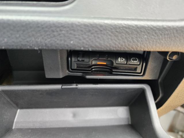 セレナ ２０Ｘ　Ｓ－ハイブリッド　８インチＳＤナビ　フルセグ　左パワースライド　ＢＴオーディオ　バックカメラ　スマートキー　Ｗエアバック　ＡＢＳ　ドラレコ　３列８人乗り（17枚目）