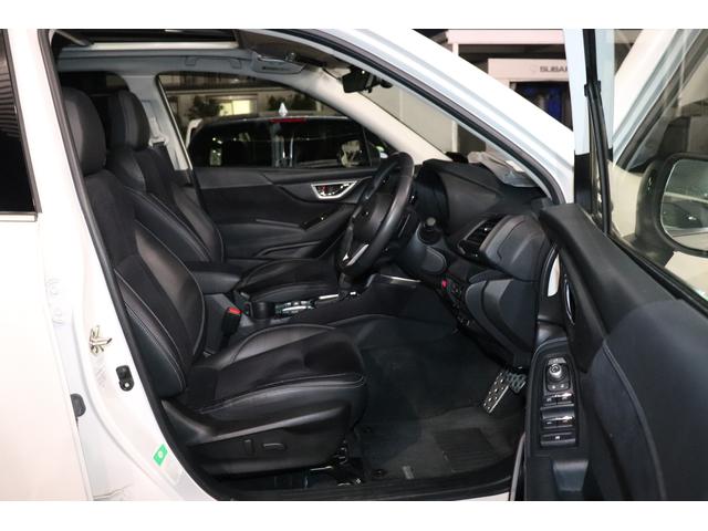 フォレスター スポーツ　アイサイト　ナビＴＶ　ＥＴＣ２　Ｆ・Ｓ・Ｒカメラ　ＦＸ８００Ｄ　ＣＤ　ＤＶＤ　ＢＤ　ＳＤ　ＢＴ　ステアリモコン　ステアヒーター　ステアリモコン　ＡＶＨ　ＳＲＨ　半皮＆前席Ｐシート＆全席ヒーター　ドアミラーオート　カーゴステップパネル　カーゴマット（4枚目）