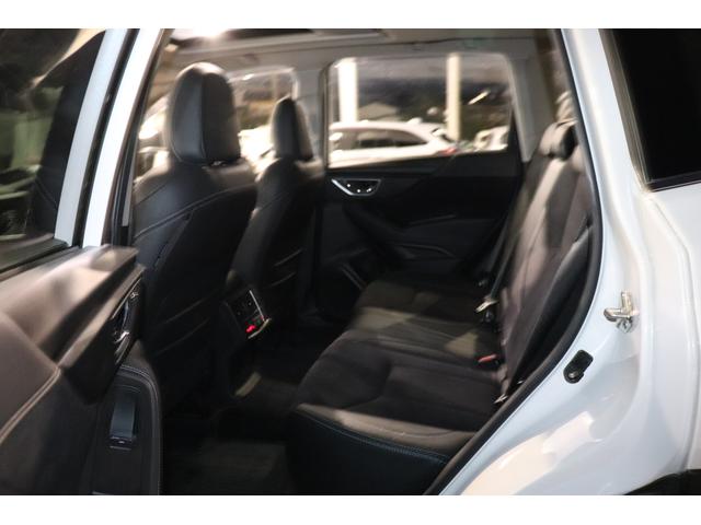 フォレスター スポーツ　アイサイト　ナビＴＶ　ＥＴＣ２　Ｆ・Ｓ・Ｒカメラ　ＦＸ８００Ｄ　ＣＤ　ＤＶＤ　ＢＤ　ＳＤ　ＢＴ　ステアリモコン　ステアヒーター　ステアリモコン　ＡＶＨ　ＳＲＨ　半皮＆前席Ｐシート＆全席ヒーター　ドアミラーオート　カーゴステップパネル　カーゴマット（10枚目）